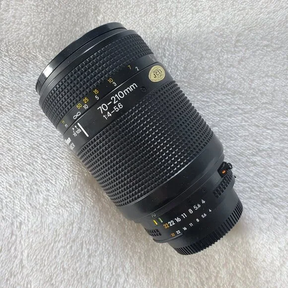 Nikon AF Nikkor 70-210mm 1:4-5.6 Zoom Lens Vintage - Picture 1 of 7